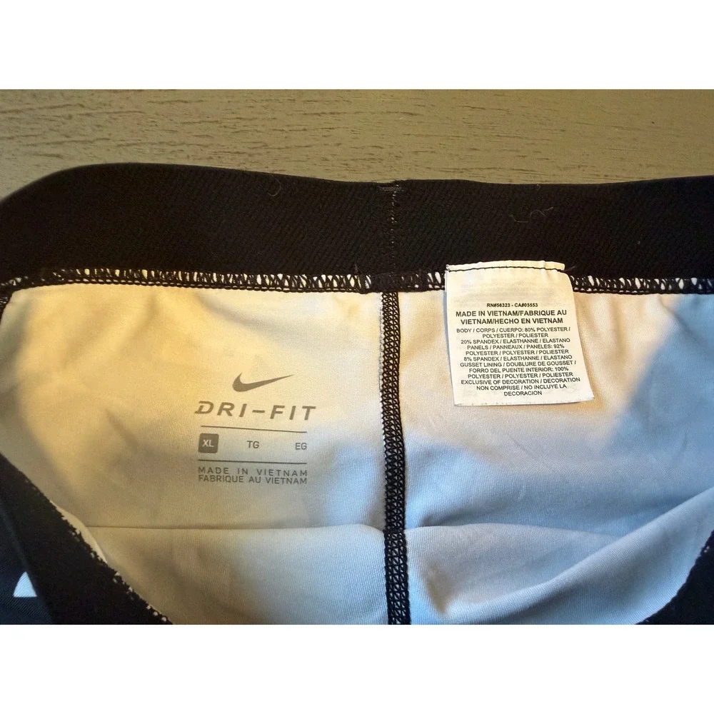 Nike Pro Dri-FIT Girls XL Black White Letter Print Capri Training Legging Tights